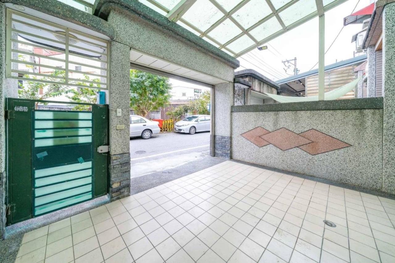 花蓮包棟彩色窩民宿 溜滑梯 烤肉唱歌 電動麻將 近東大門 Hualien Exterior foto